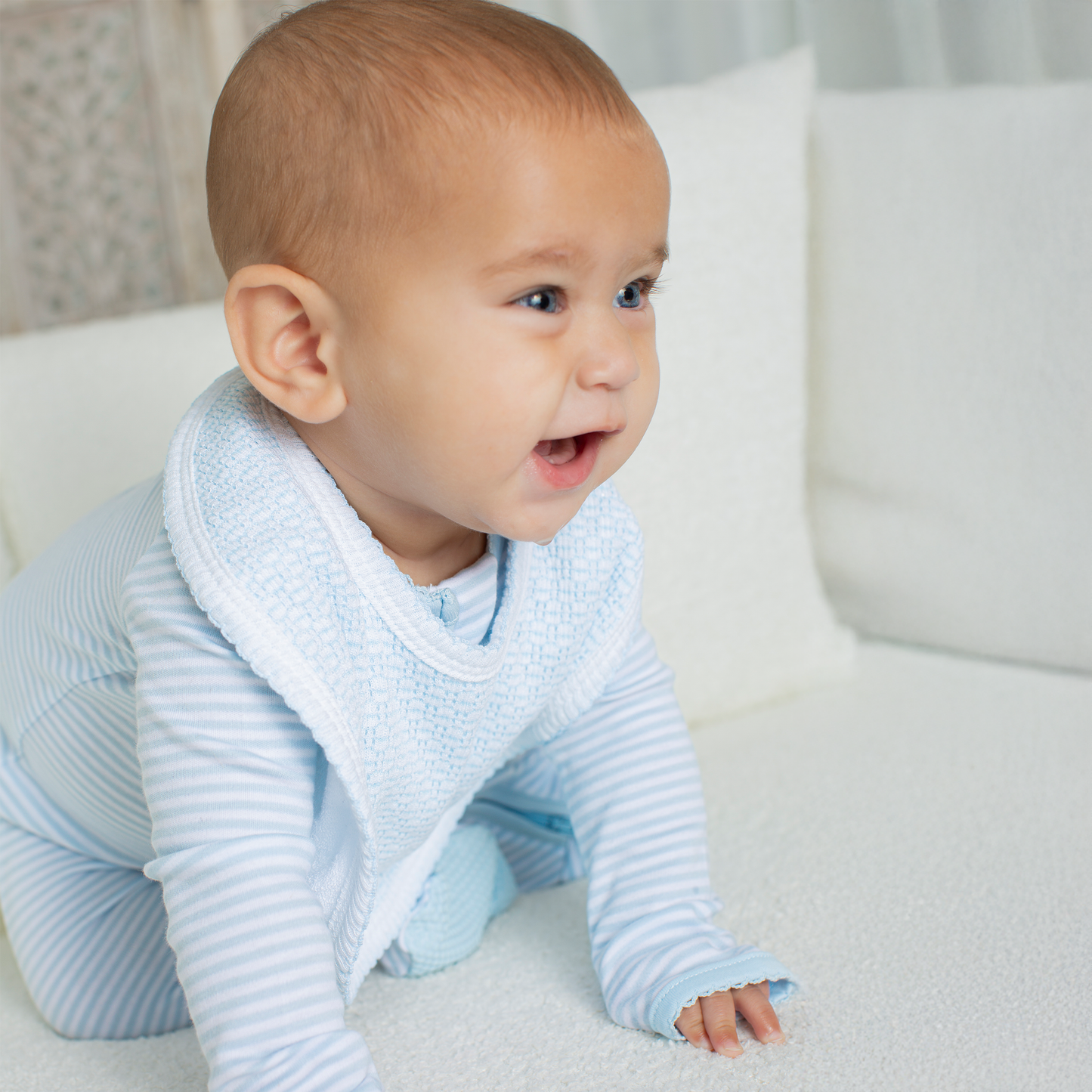 Paty Knit Solid Color Velcro Bib with Burp Cloth Set